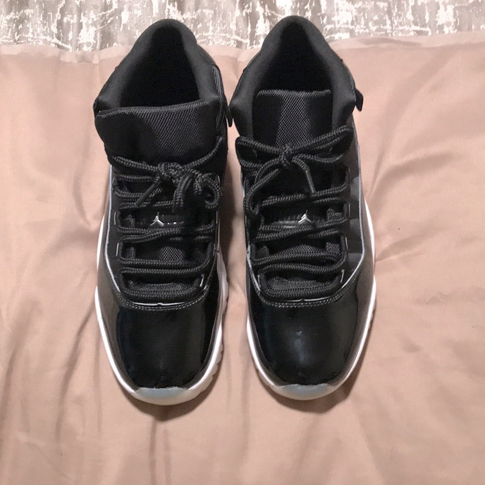 Jordan brand shoes size 11 black and white Julie b 25th anniversary